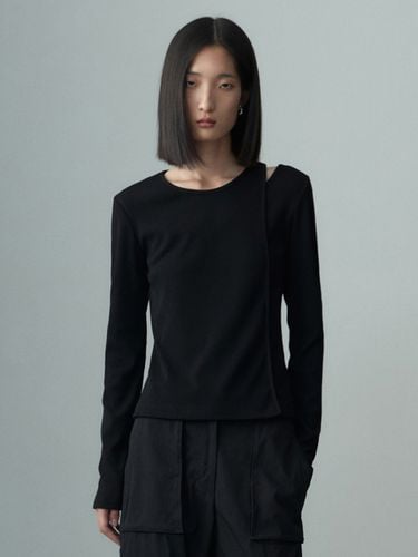 Cut Out Layered Top - RE RHEE - Modalova