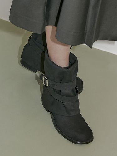 Belted Slouchy Boots (Multi-Way)_Black - KHIHO - Modalova