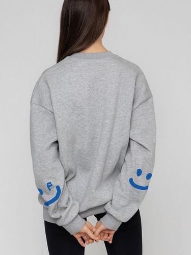 UNISEX] Elbow Smile Drawing Sweatshirt_Grey - GRAVER - Modalova