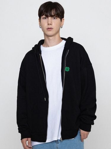 UNISEX] Clover Smile Embroidery Hoodie Zip Up - GRAVER - Modalova