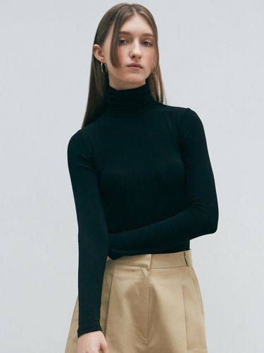 Minimal Slim Turtleneck Tee - Black - NICK&NICOLE - Modalova