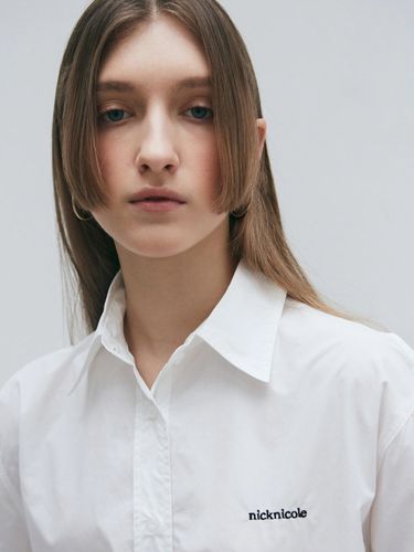 Standard Logo Shirt - White - NICK&NICOLE - Modalova