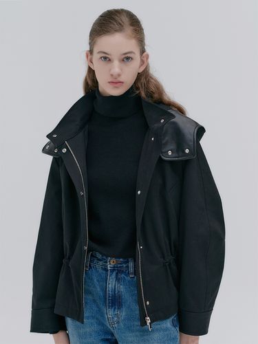 Hooded Cropped Field Jacket - Black - NILBY P - Modalova