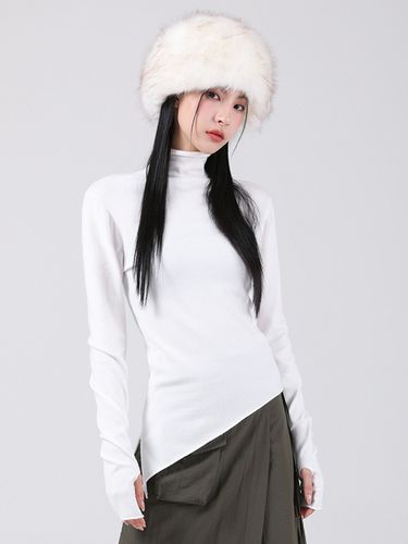 Diagonal Turtleneck Knit_White - AVANDRESS - Modalova