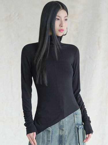 Diagonal Turtleneck T-Shirts_Black - AVANDRESS - Modalova