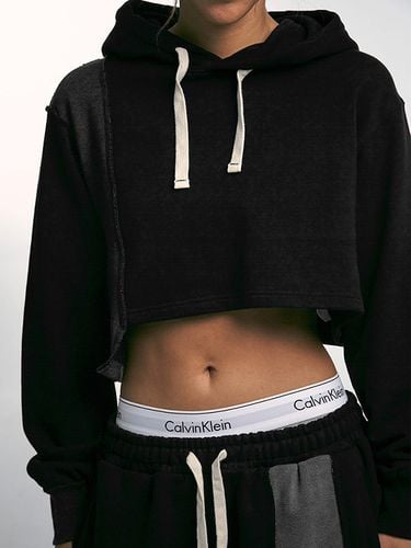 Divide Cropped Hoodie - Charcoal - PLAYIAN - Modalova