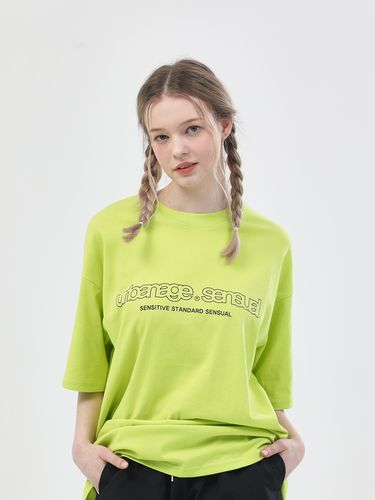 Oversized Essential Linear T-Shirt - URBANAGE - Modalova