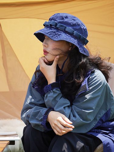 On The Moment Reversible Outdoor Bucket Hat C4 - LOOKING4U - Modalova