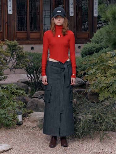 Embroidered Unbalanced Hem Cropped Turtleneck Top - MUSEE - Modalova