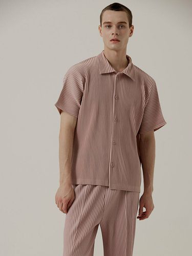 Short Sleeve Pleated Plisse Shirt_Light Pink - MONPLISSE - Modalova