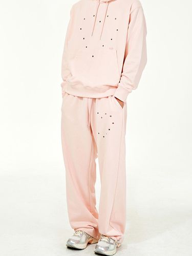 Heart Eyelet Sweatpants [Pink] - PIECEMAKER - Modalova