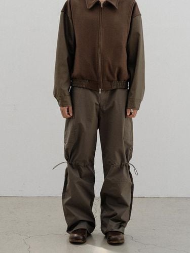 CN String Cargo Pant - Khaki - BASEMOMENT - Modalova