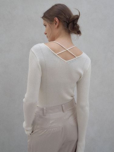 Cross Strap Knit Top - LOEUVRE - Modalova