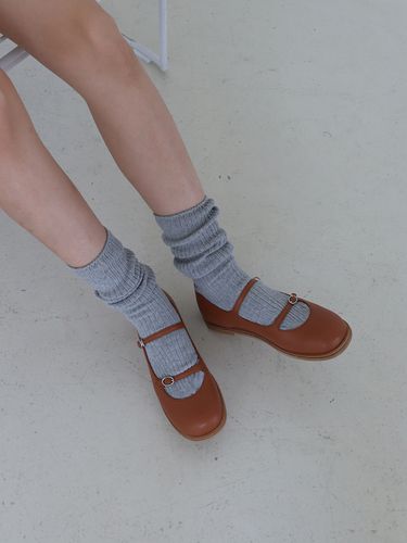 Two Mary Jane Shoes_Camel - MOL:pin - Modalova