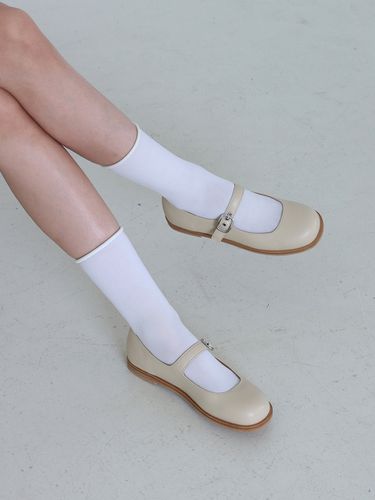 Ro Mary Jane Shoes_Beige - MOL:pin - Modalova