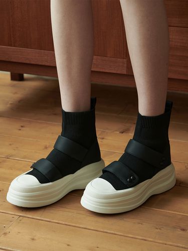 Bulky High Socks Sneakers_Black - IN THE STAR - Modalova