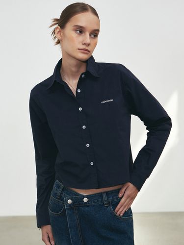 Standard Logo Crop Shirt_Navy - NICK&NICOLE - Modalova