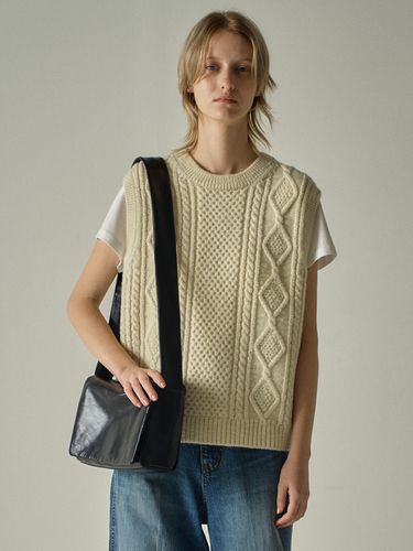 British Wool Vest - FACADE PATTERN - Modalova