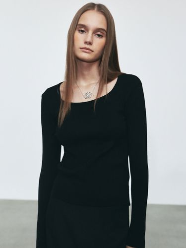 Minimal Square Long Sleeve Sweater_Black - NICK&NICOLE - Modalova