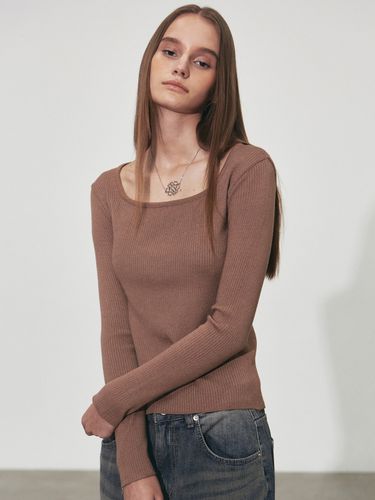 Minimal Square Long Sleeve Sweater_Brown - NICK&NICOLE - Modalova