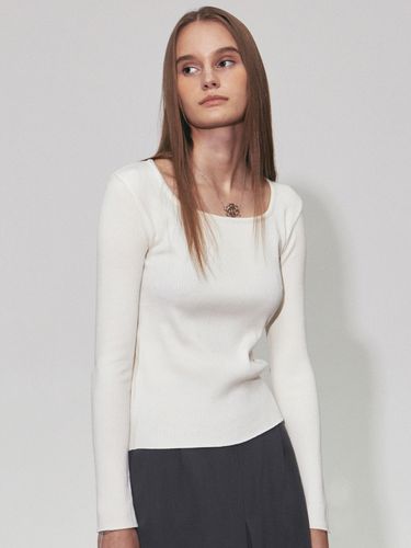 Minimal Square Long Sleeve Sweater - NICK&NICOLE - Modalova