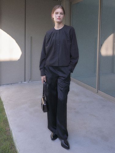 Satin Wide Cargo Pants_Black - LOEUVRE - Modalova