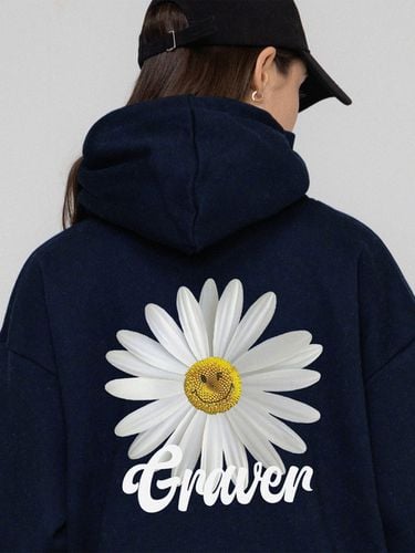 UNISEX] Back Daisy Flower Smile Hoodie - GRAVER - Modalova