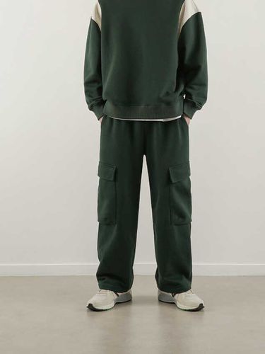 Wide Cargo Sweatpants _ Green - LIEU HOMME - Modalova