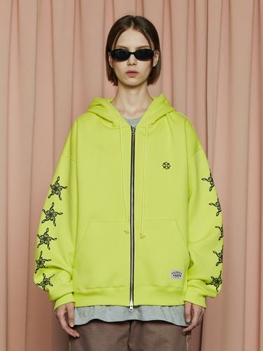 Star Zip Up Hoodie - UNALLOYED - Modalova