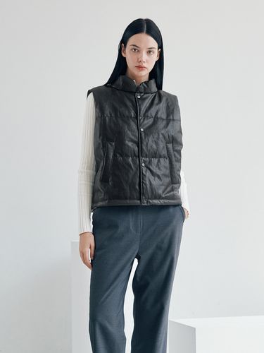 Faux Leather Short Puffer Vest_Black - LeftSeoul - Modalova