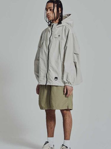 Sturdy Hiker Jacket [Off White] - HAVEOFFDUTY - Modalova