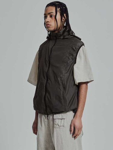 Sleek Hiker Vest [Khaki] - HAVEOFFDUTY - Modalova