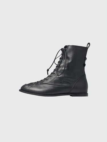 XADIE Lace-Up Flat Boots_Black - EENK - Modalova