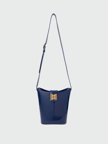 HOBART Folded Top Bucket Bag_Navy - EENK - Modalova