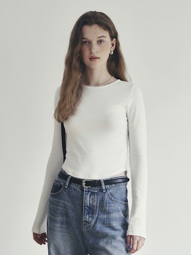 Semi Crop Slim Round T-shirt - LOEIL - Modalova