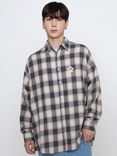 UNISEX] Flower Dot Embroidery Check Shirt - GRAVER - Modalova