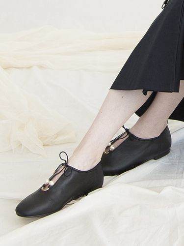 Pearl Ring Flats_Black - Byeuuns - Modalova