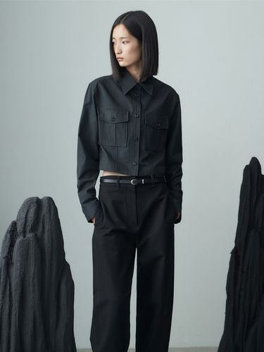 Cargo Pocket Cropped Shirt_Black - RE RHEE - Modalova