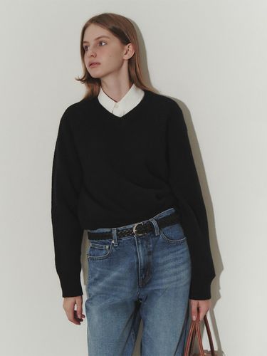 Unisex Merino Wool V-neck Sweater_Black - Dunst for WOMEN - Modalova