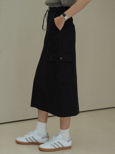 String H-line Cargo Skirt_Black - KNOWN BETTER - Modalova