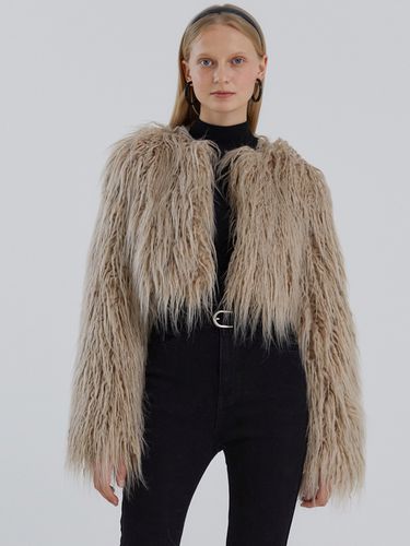 Glory Short Cropped Fur Jacket () - molliolli - Modalova