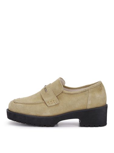 Matin Square Suede Loafer_Beige - Matin Kim - Modalova