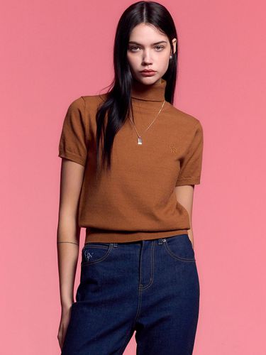 New Classic Turtleneck Half Knit Top_Brown - GENERAL IDEA - Modalova