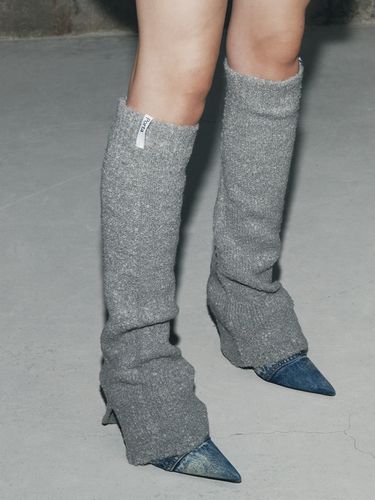 Boucle Knit Leg Warmer_Gray - Porta - Modalova