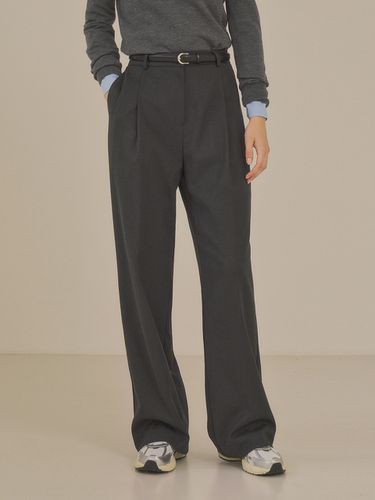 Essential One Tuck Wide Slacks - Siyazu - Modalova