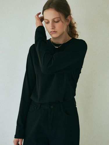 Simple Long Sleeve T-shirt_Black - YAN13 - Modalova