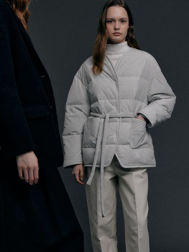 Collarless Belted Down Jacket - Carriere - Modalova