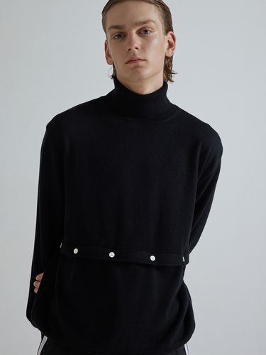 Merino Wool Slit Button Turtleneck Sweater _ - whatever we want - Modalova