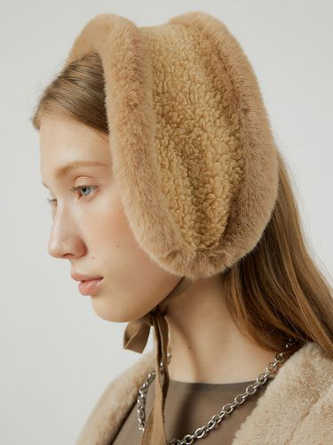 Fur Earmuffs_Beige - molliolli - Modalova