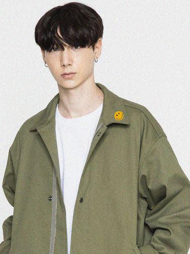 Lapel Dot Smile Oversized Jacket_Khaki - GRAVER - Modalova